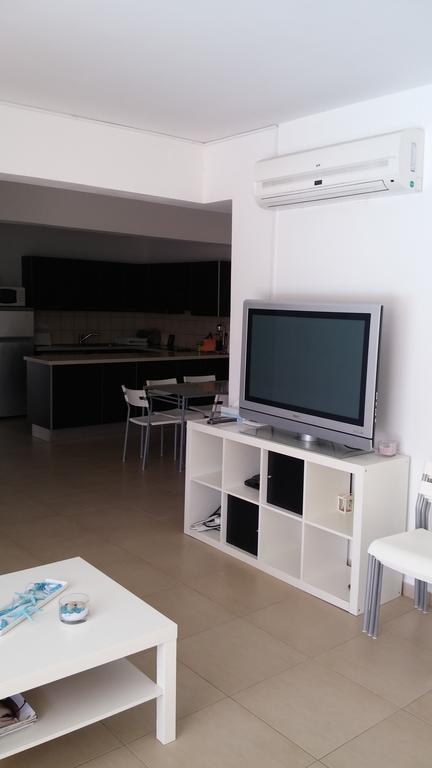Palms Resort Apartments Alethriko Стая снимка