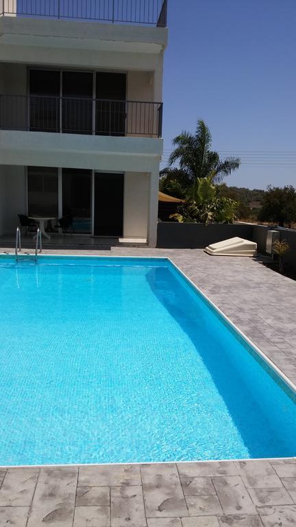 Palms Resort Apartments Alethriko Стая снимка