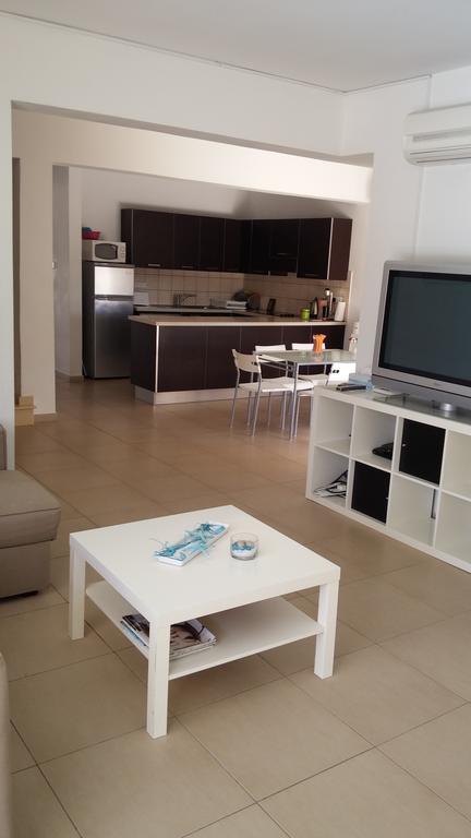 Palms Resort Apartments Alethriko Стая снимка