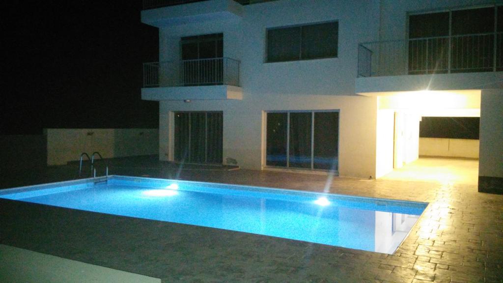 Palms Resort Apartments Alethriko Екстериор снимка